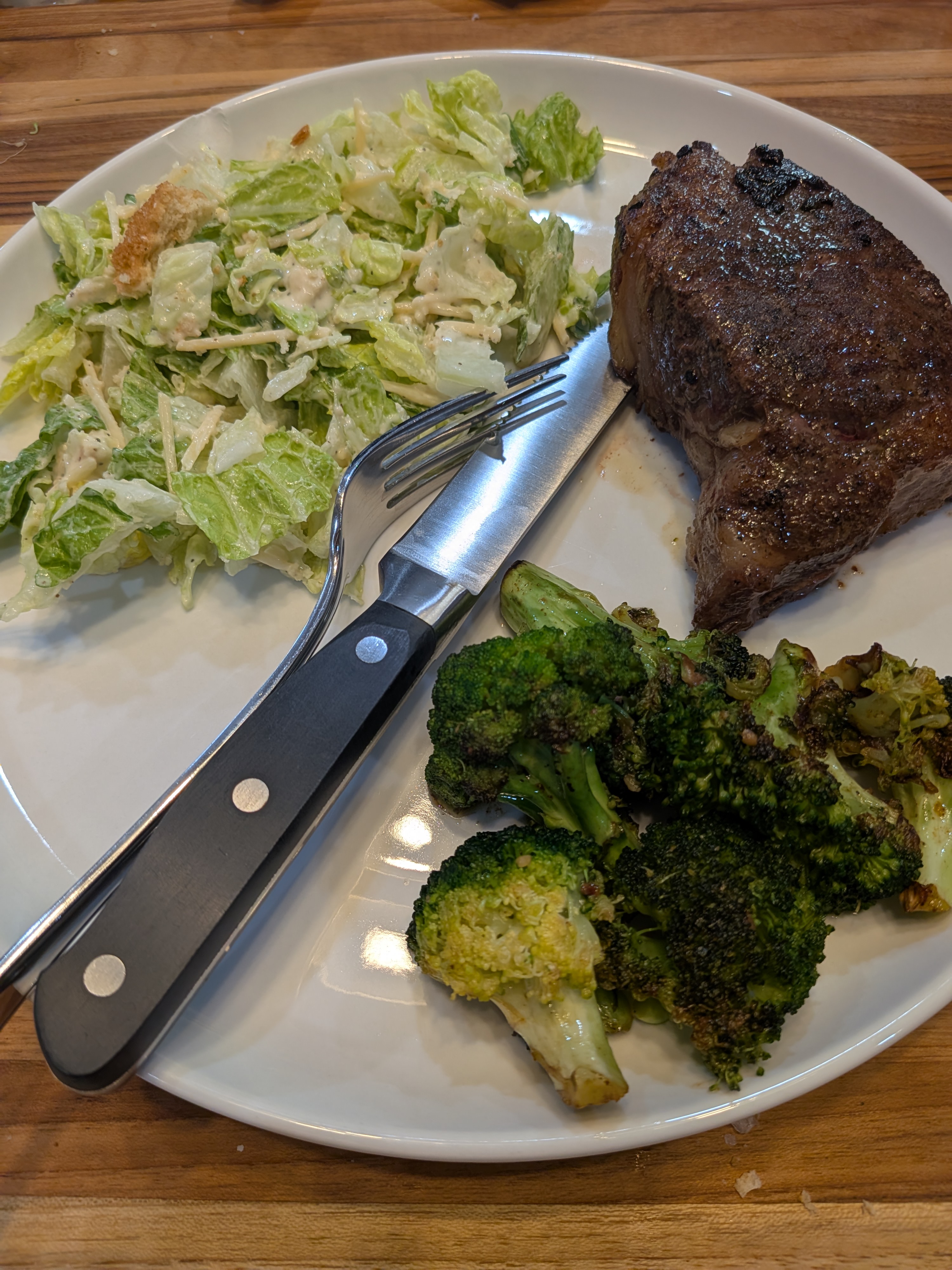 Steamed broccoli with melted garlic butter